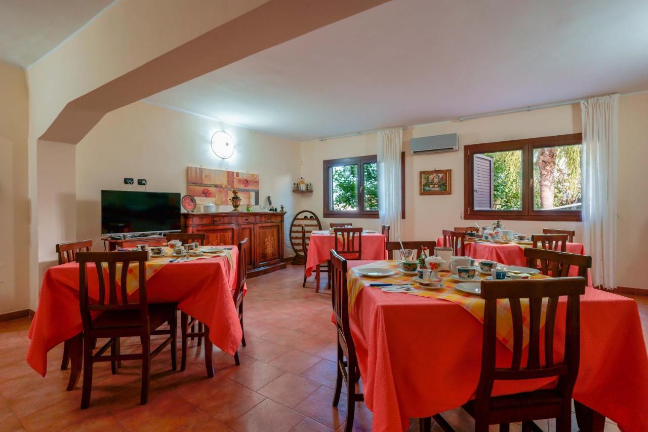 Bed And Breakfast Cairoli Exclusive Room San Pietro Vernotico Exterior photo