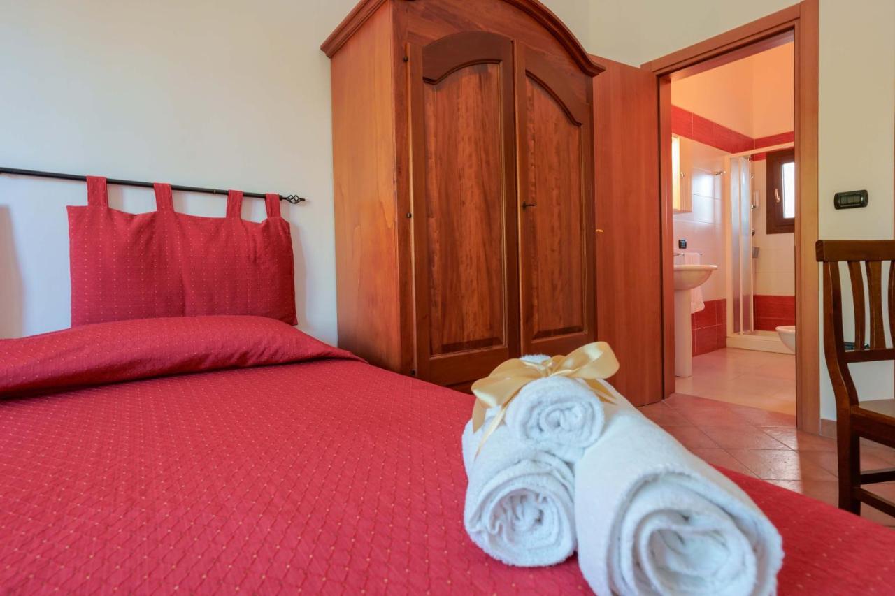 Bed And Breakfast Cairoli Exclusive Room San Pietro Vernotico Exterior photo
