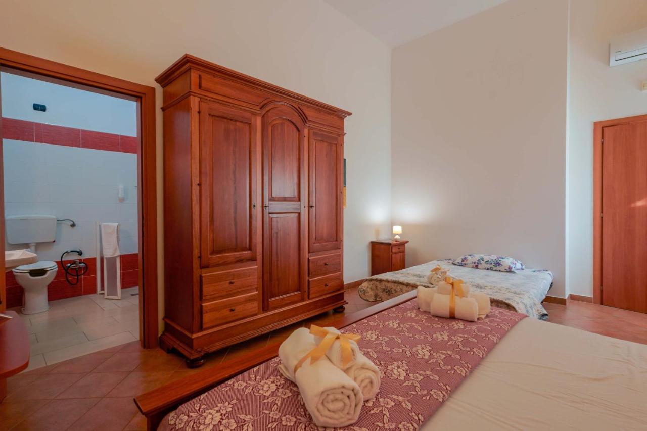 Bed And Breakfast Cairoli Exclusive Room San Pietro Vernotico Exterior photo