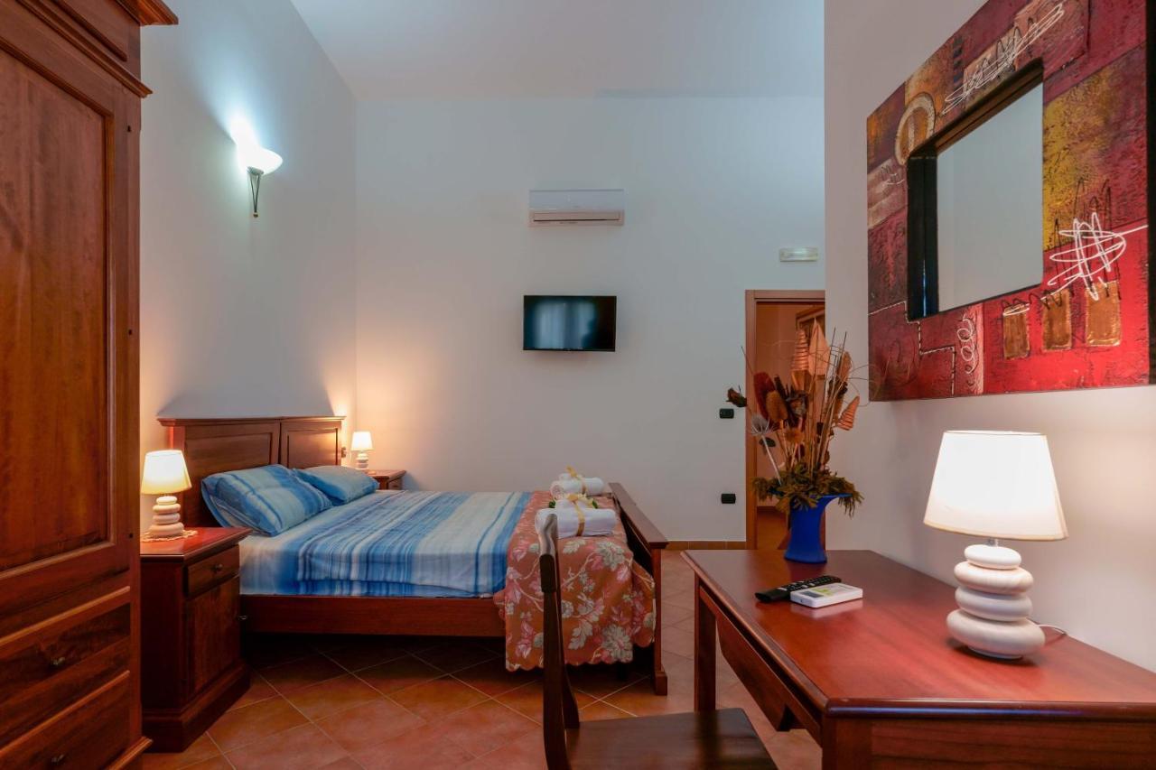 Bed And Breakfast Cairoli Exclusive Room San Pietro Vernotico Exterior photo